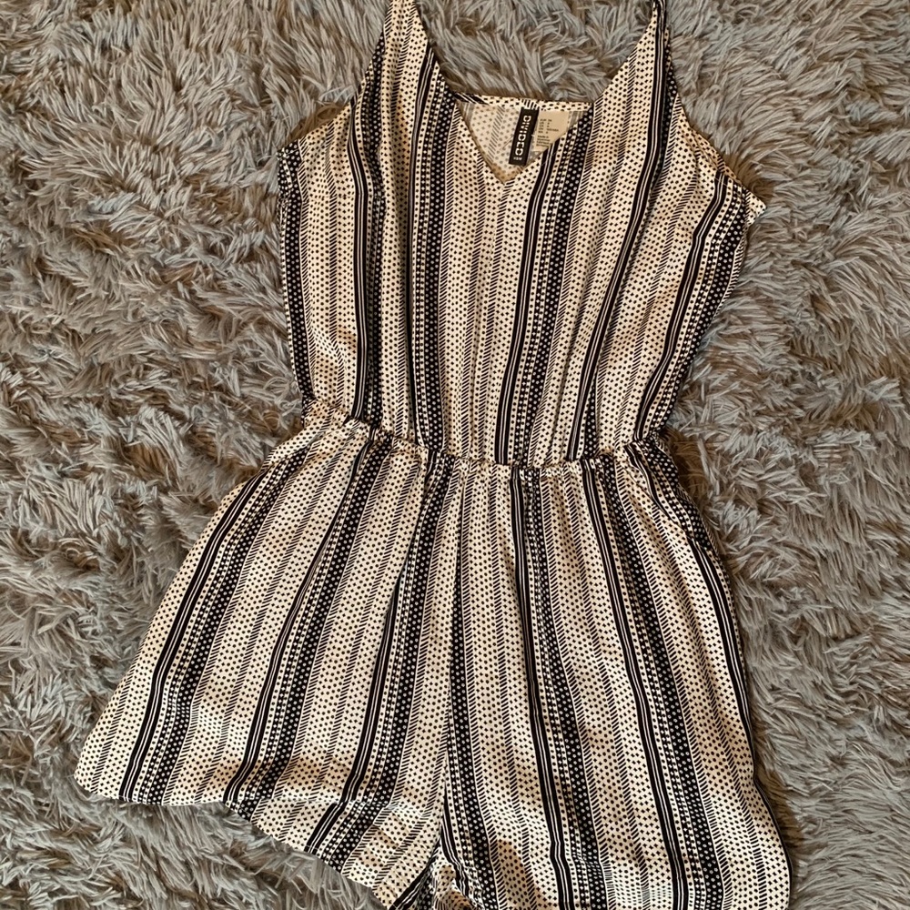 Black & white print romper